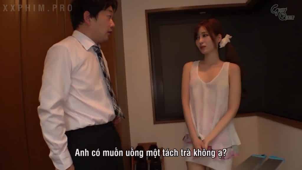 Chồng đi công tác, vợ gạ tình anh hàng xóm có vợ