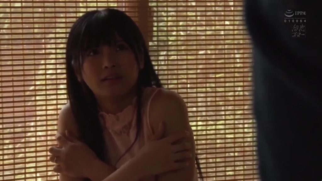 Cô vợ xinh đẹp bị trộm cưỡng hiếp đến có thai